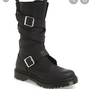 ISO: Dr Martens styles - Lauren boots